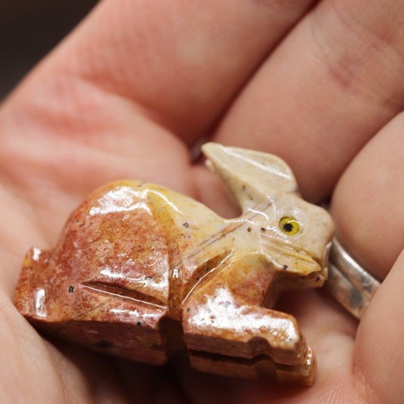 Dolomite Rabbit Carving - Picture 1 of 3